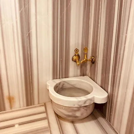 Royal Bosphorus & Hamam Отель