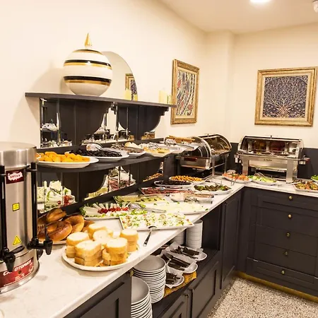 Отель Royal Bosphorus & Hamam 4*